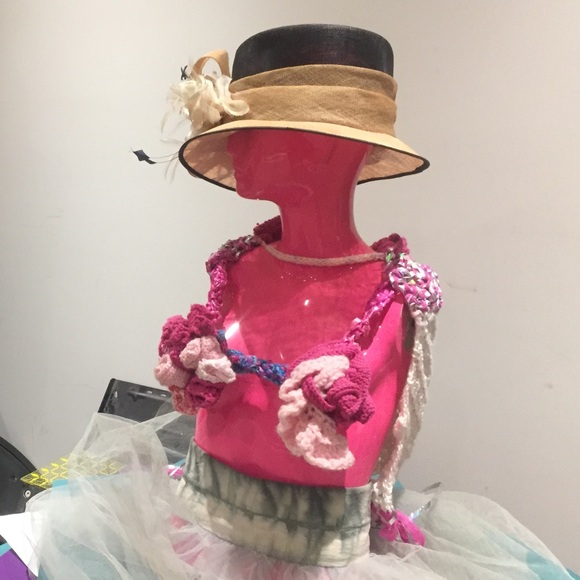 Meet your Posher, Jessica - Picture 1 of 1